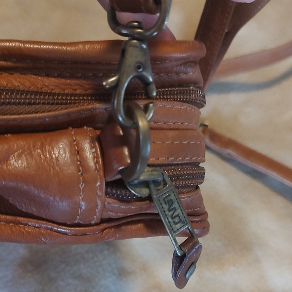 LAND Leather Crossbody Travel Hybrid Organizer Two Tone Brown 9" X 6" - Picture 9 of 13